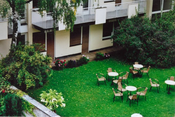 Studentenwohnheim Emanuelstrasse 18 Studentenwohnheim Emanuelstrasse 18
